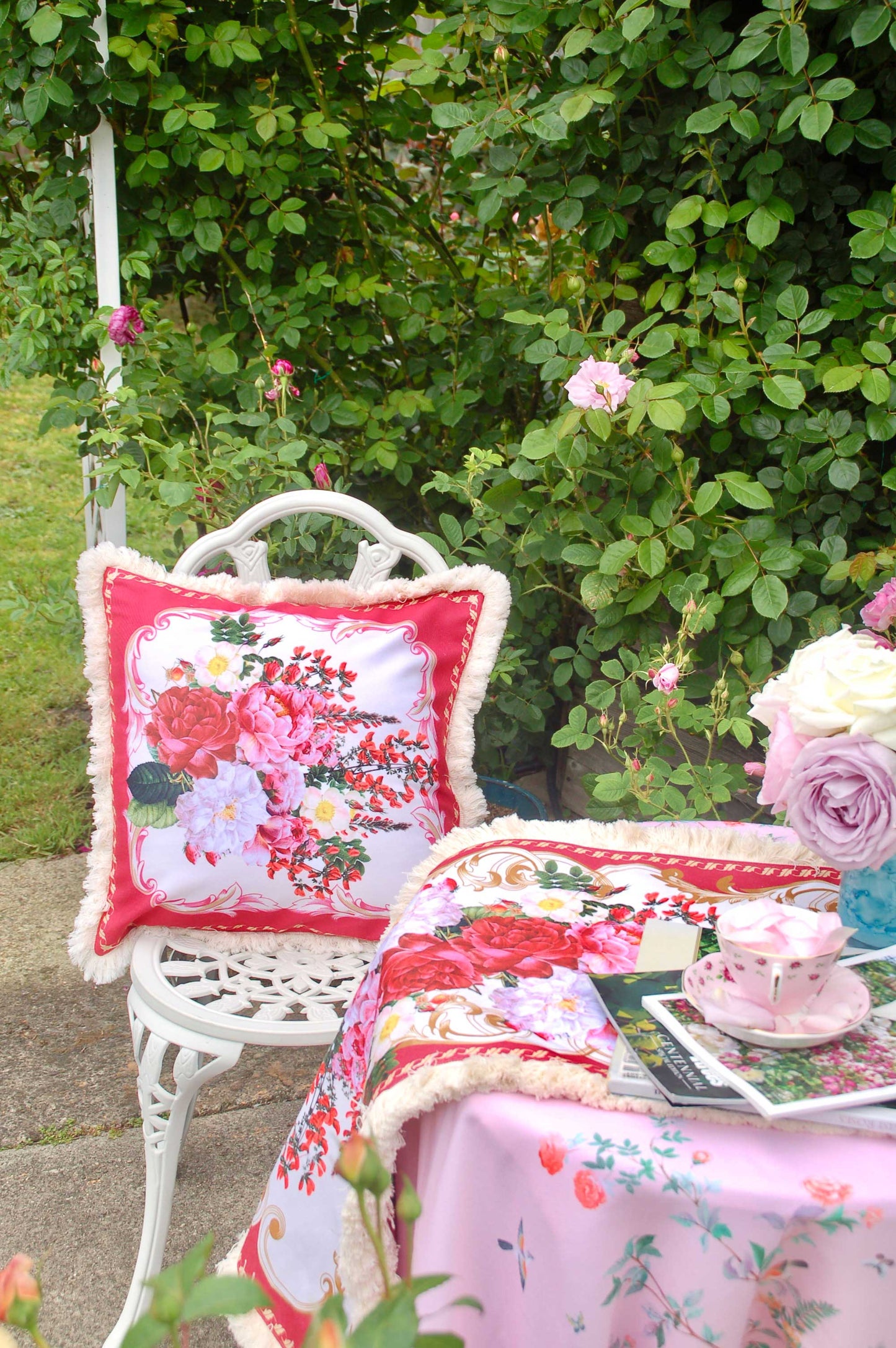 GỐI TỰA Hoa Hồng French Rose - Red 45x45cm - mẫu số 15