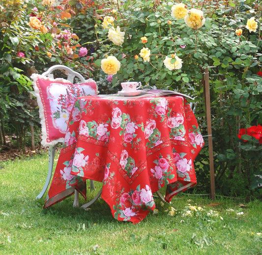 Mẫu số 18 - Khăn trải bàn - Hoa hồng Royal Red