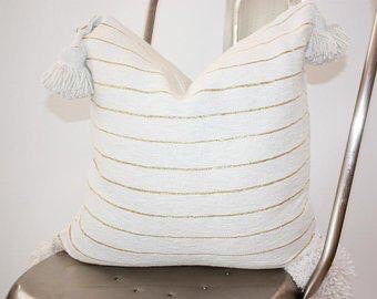 Gối Trang Trí Ma rốc - Quả Bông Kim Tuyến Golden 55x55cm