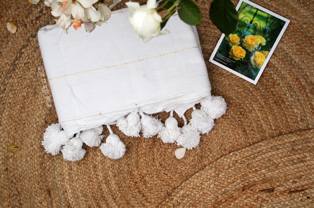 Chăn Sofa - Dệt Thủ Công Ma-rốc - Trắng Kem Kim Tuyến Golden 3m