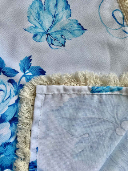 Cận cảnh chất vải khăn trải bàn thiết kế mềm xốp hiệu ứng vân xước linen chống thấm nước