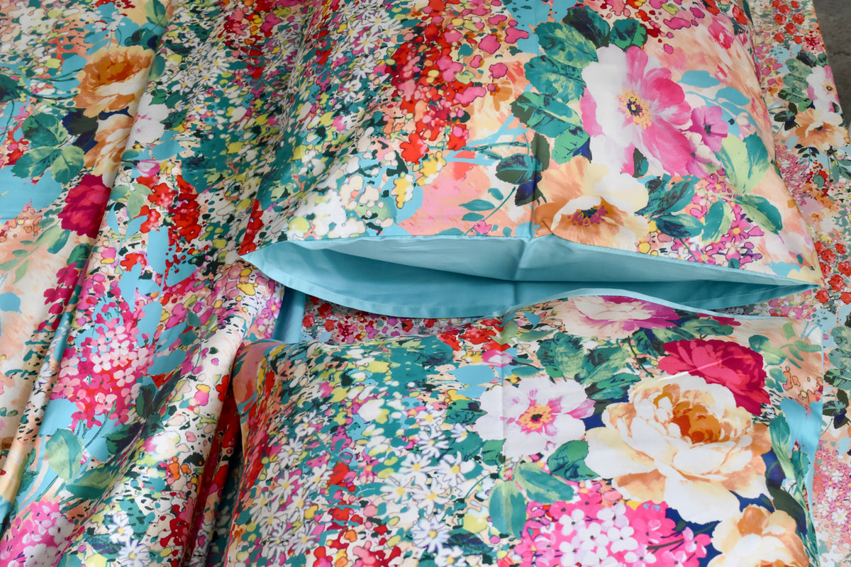 chăn ga gối hoa cận cảnh vỏ gối hoa hồng phối vải  xanh dương, cotton sateen cao cấp mềm mịn mầu sắc in tươi sáng rực rỡ
