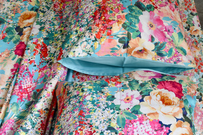 chăn ga gối hoa cận cảnh vỏ gối hoa hồng phối vải  xanh dương, cotton sateen cao cấp mềm mịn mầu sắc in tươi sáng rực rỡ