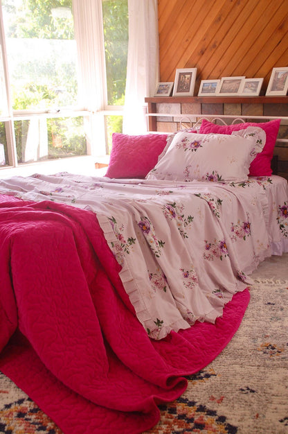 Bộ chăn ga hoa hồng tím phối với set chăn nhung đỏ tím ấm cúng 