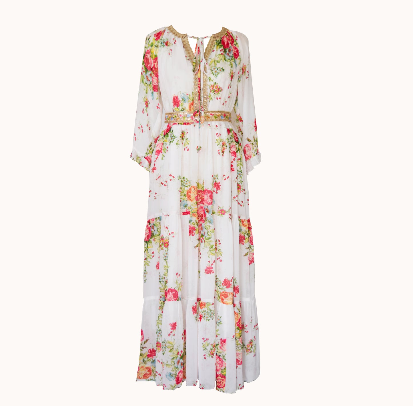 Váy maxi đi tiệc và đầm đi du lịch nghỉ dưỡng họa tiết hoa hồng Victoria Pink Rose chụp trên nền studio trắng, phô diễn phom dáng dài thướt tha và thiết kế tay bồng thanh lịch
