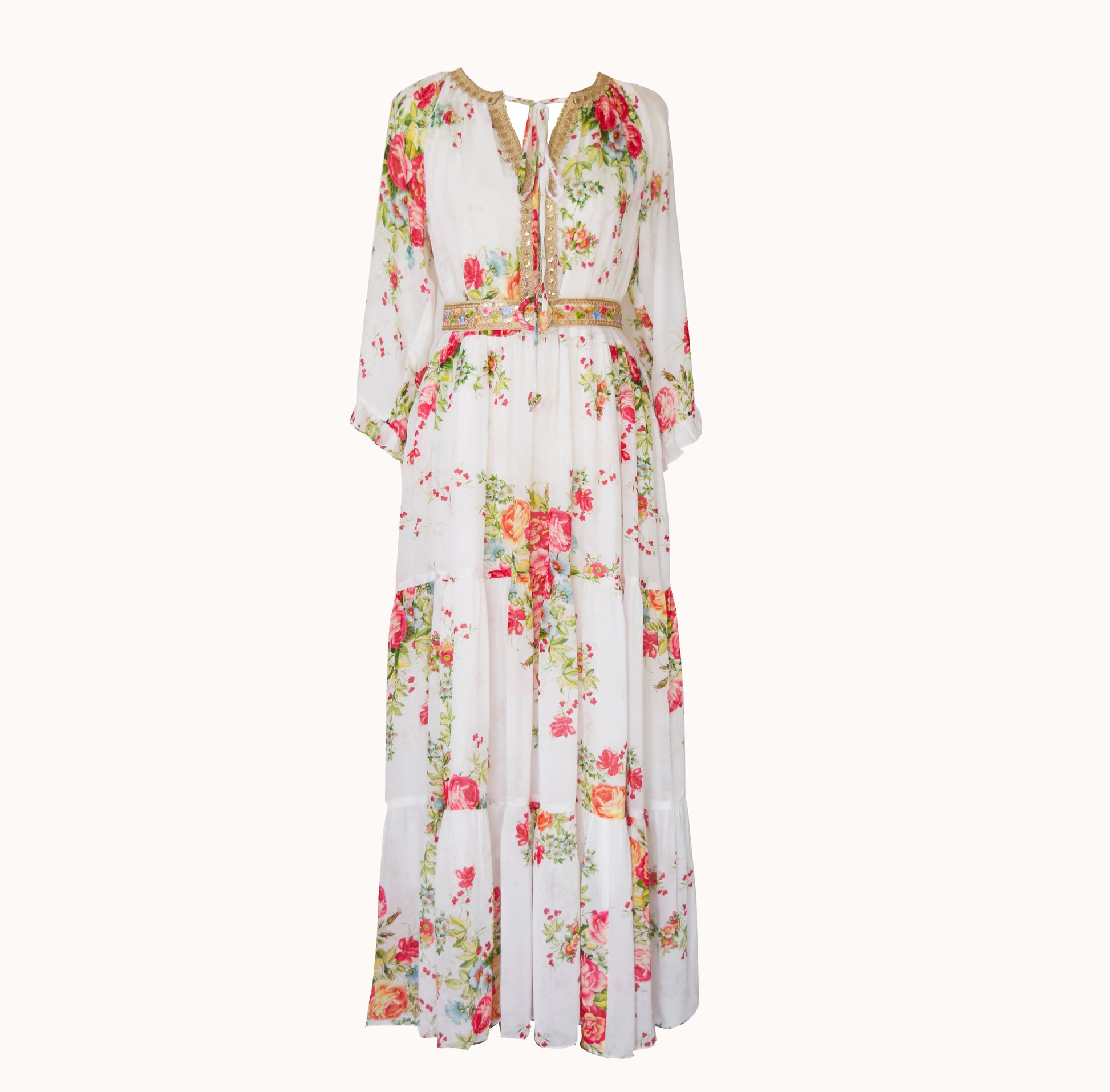 Váy maxi đi tiệc và đầm đi du lịch nghỉ dưỡng họa tiết hoa hồng Victoria Pink Rose chụp trên nền studio trắng, phô diễn phom dáng dài thướt tha và thiết kế tay bồng thanh lịch
