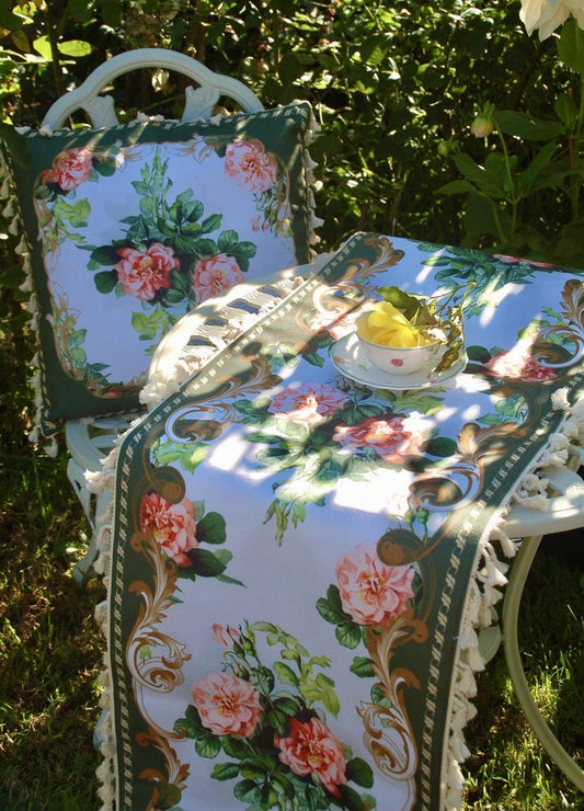 Mẫu số 9 - Khăn trải bàn Hoa hồng Runner French Rose Green – La Vie en Rose Decor
